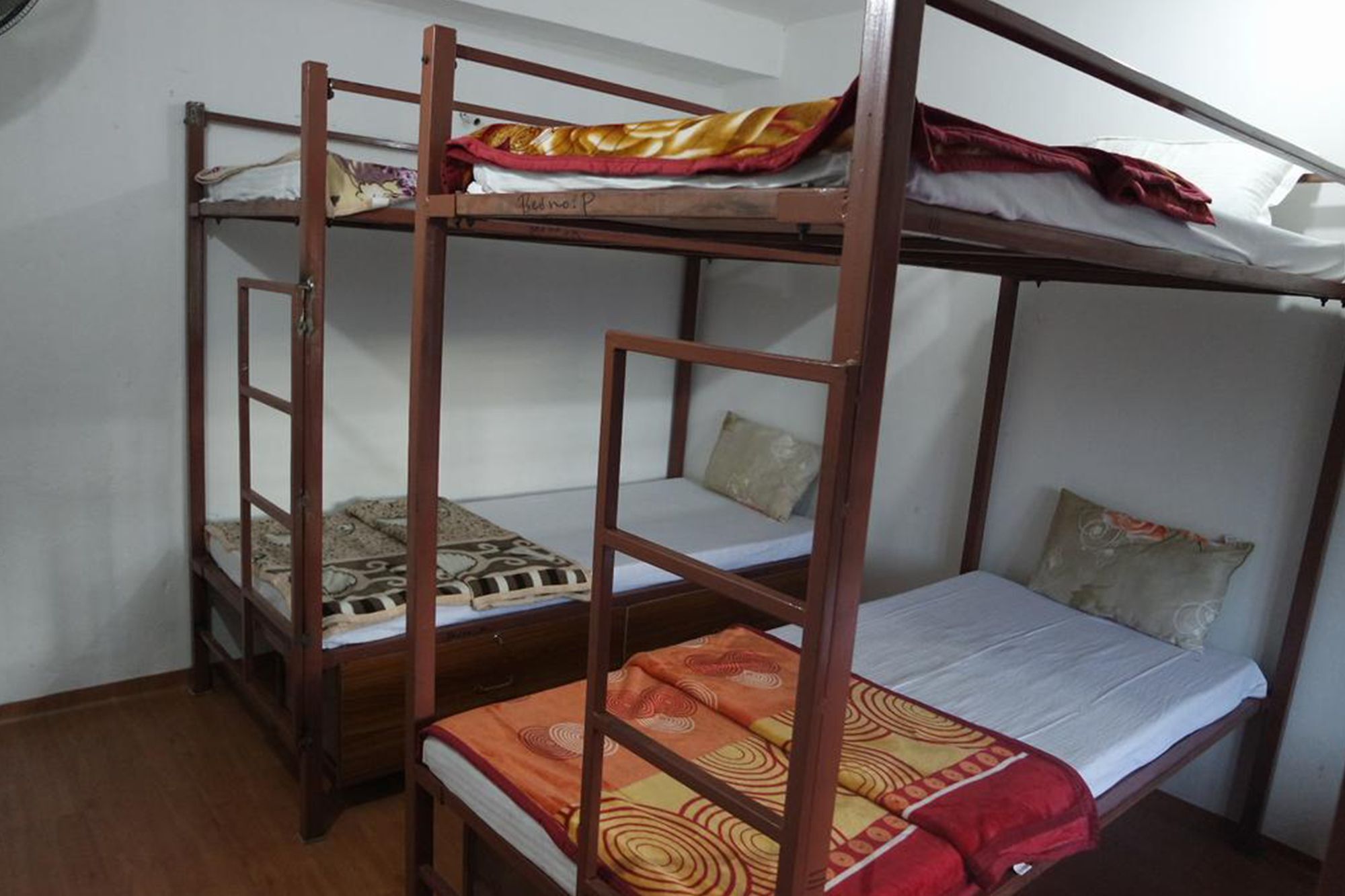 Youth Hostel *